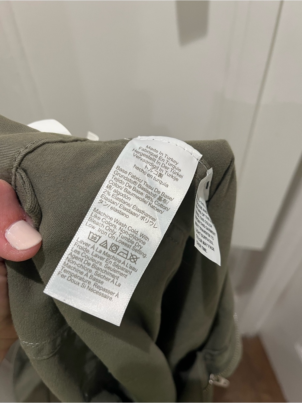 NWT Madewell darted barrel leg utility pant in faded ivy green - Picture 8 of 8
